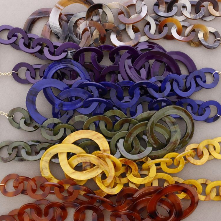 LONG RESIN LINK NECKLACE 2