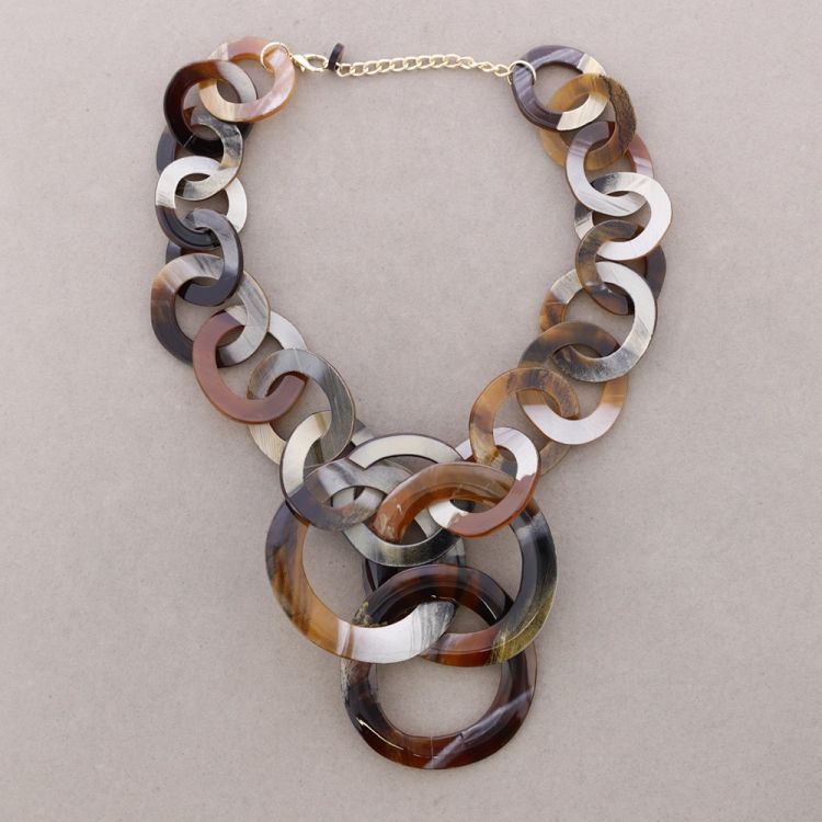 COLLAR LARGO ESLABONES RESINA 2