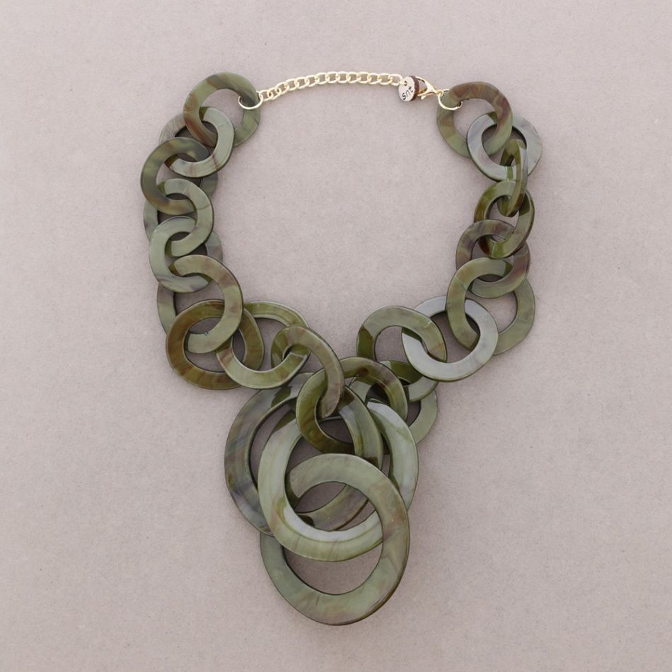 COLLAR LARGO ESLABONES RESINA
