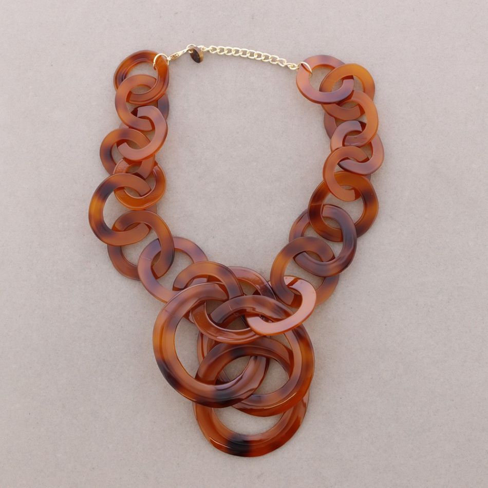 COLLAR LARGO ESLABONES RESINA