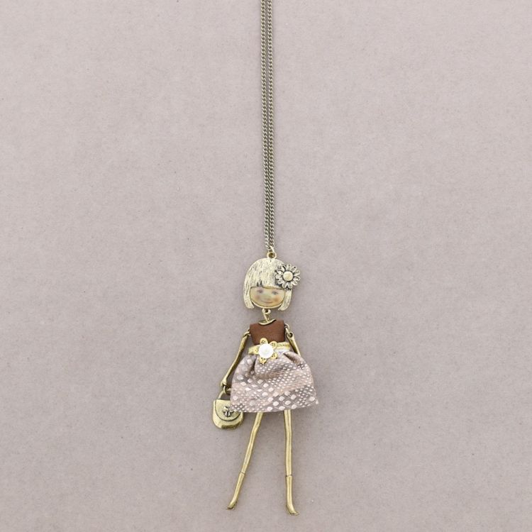 COLLAR LARGO COLG. MUÑECA CARINA 2