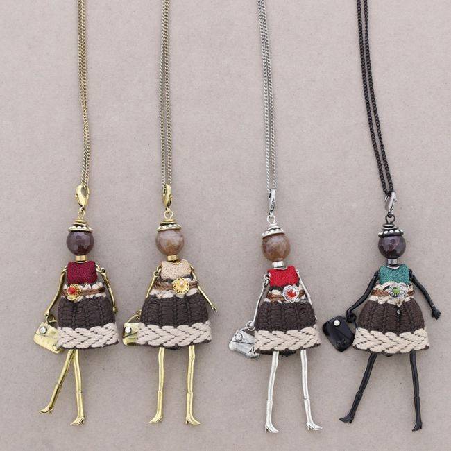 LONG PENDANT NECKLACE DOLL