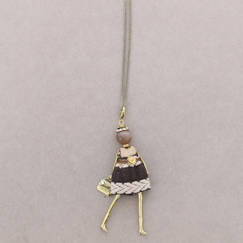 LONG PENDANT NECKLACE DOLL