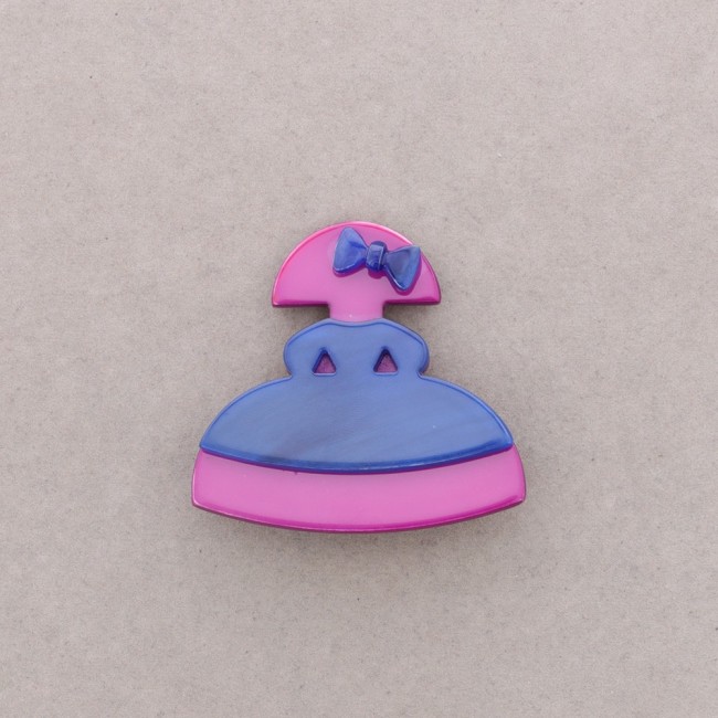 BROCHE MENINA RESINA