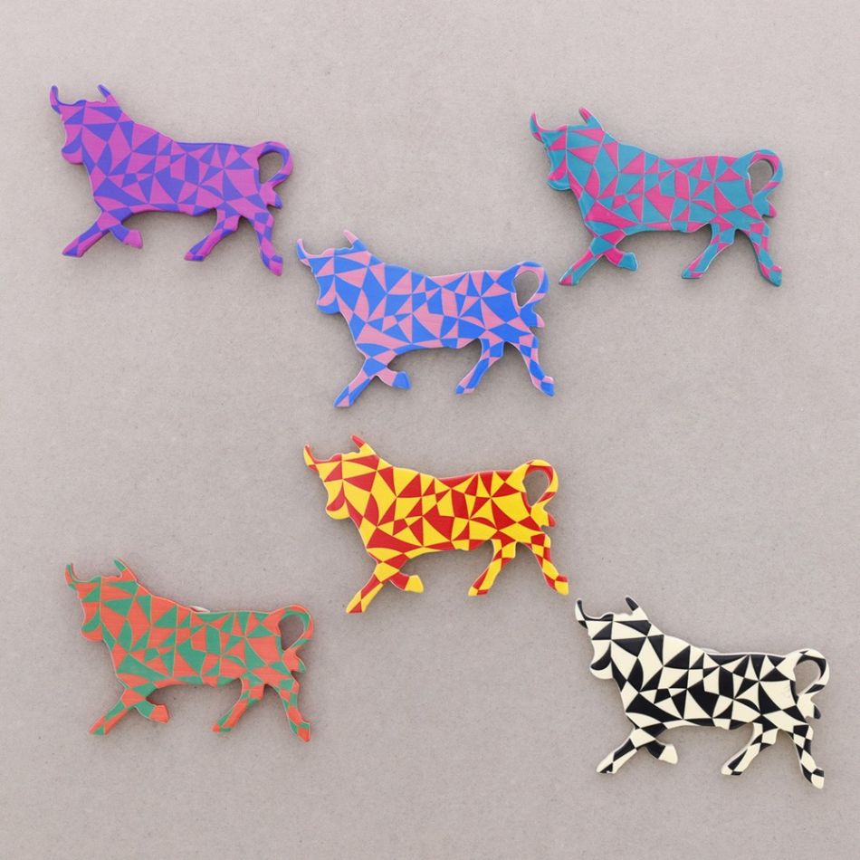 BROCHE IMÁN TORO RESINA DIBUJO