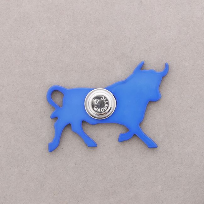 BULL MAGNETIC BROOCH RESIN DRAWING