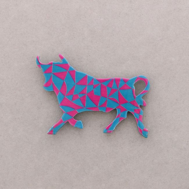 BROCHE IMÁN TORO RESINA DIBUJO