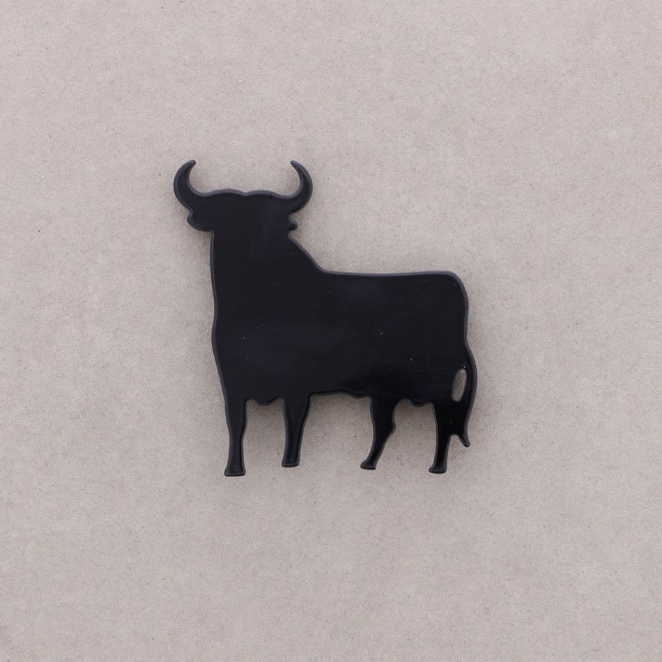 RESIN BULL MAGNETIC BROOCH