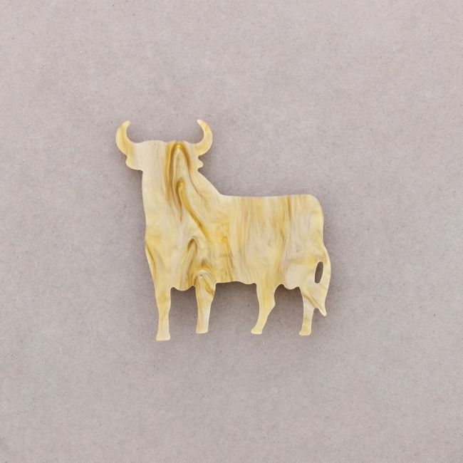 RESIN BULL MAGNETIC BROOCH