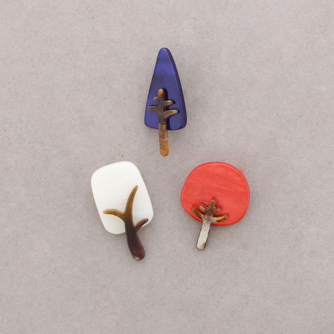 BROCHE SET 3 ARBOLES RESINA