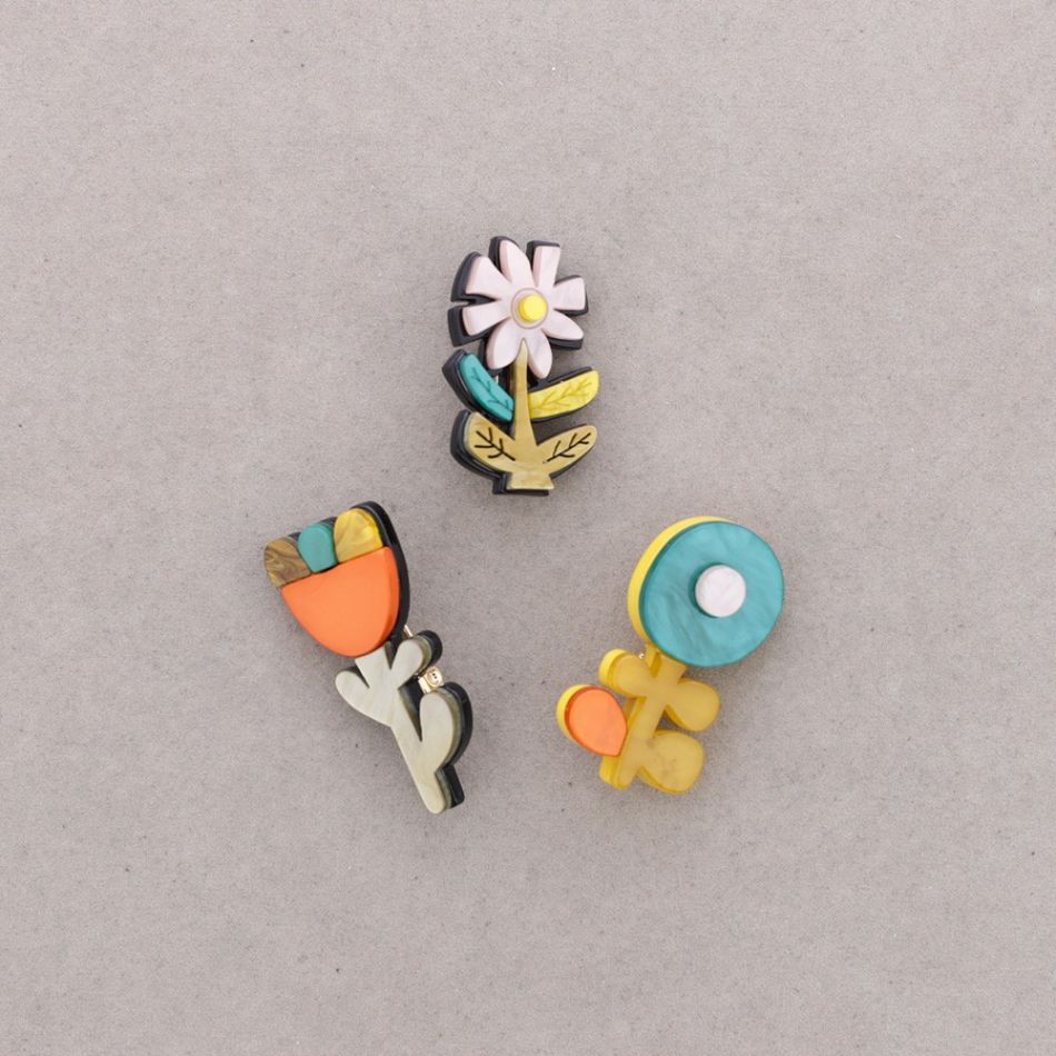 BROOCH SET OF 3 RESIN FLOWERS