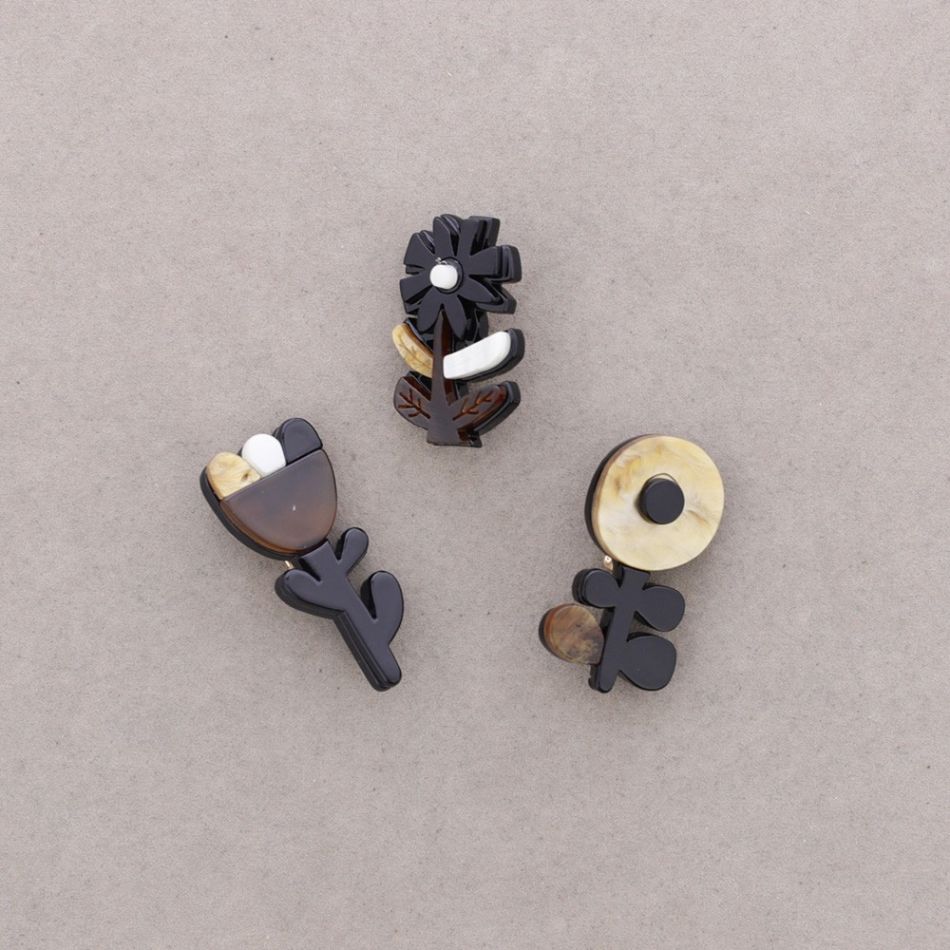 BROCHE SET 3 FLORES RESINA