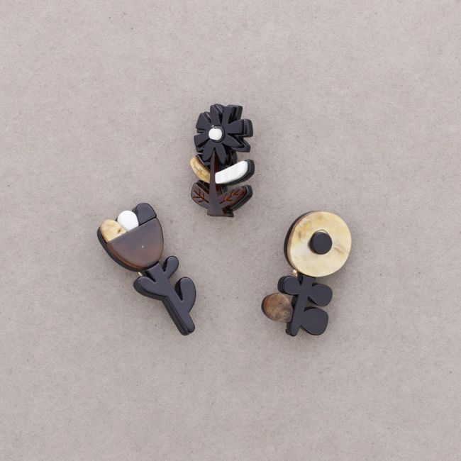 BROCHE SET 3 FLORES RESINA