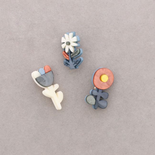 BROCHE SET 3 FLORES RESINA