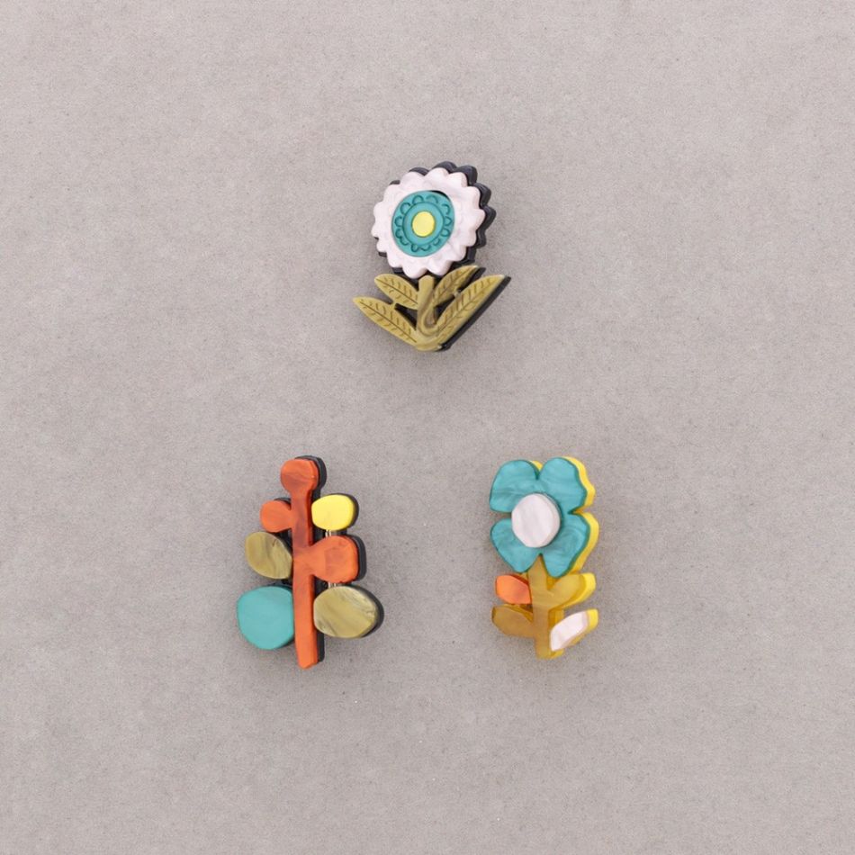 BROCHE SET 3 FLORES RESINA