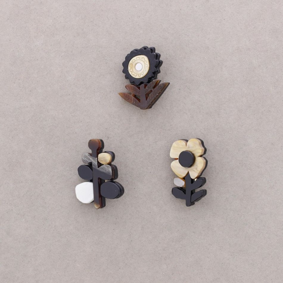 BROCHE SET 3 FLORES RESINA