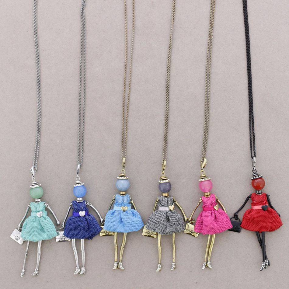 LONG PENDANT NECKLACE DOLL