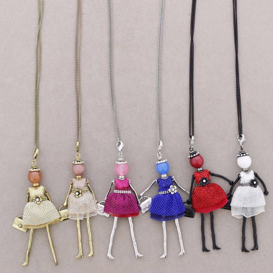 LONG PENDANT NECKLACE DOLL