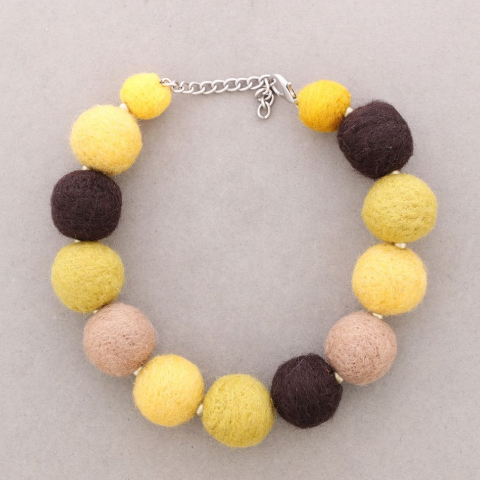 WOOL BALL BEAD CHOKER
