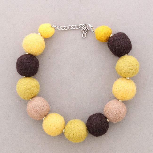 WOOL BALL BEAD CHOKER