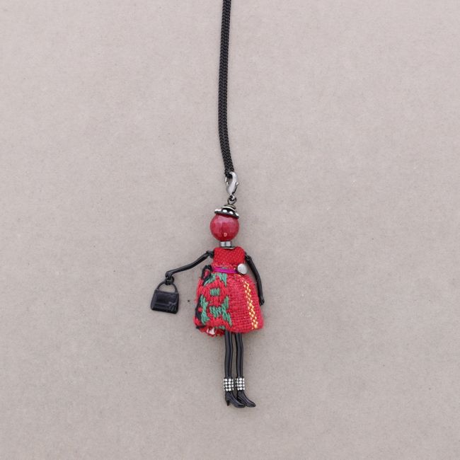 LONG PENDANT NECKLACE DOLL