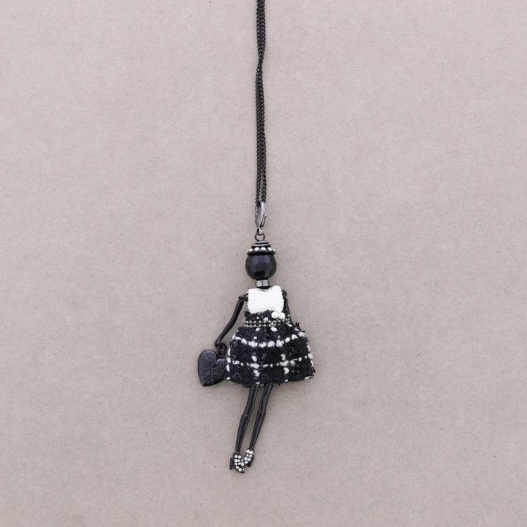 LONG PENDANT NECKLACE DOLL 2