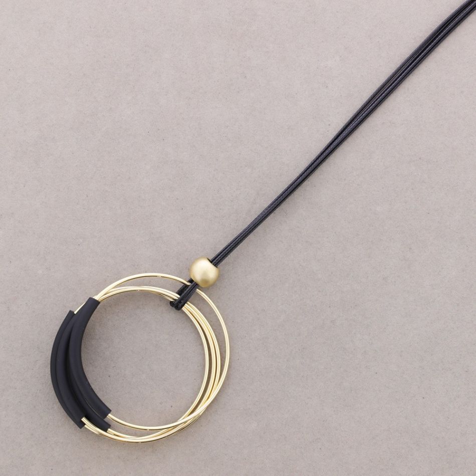 LONG NECKLACE WITH RUBBER RINGS