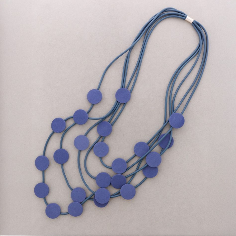 COLLAR LARGO MULTI TIRAS CAUCHO MEDALLA FOAMY