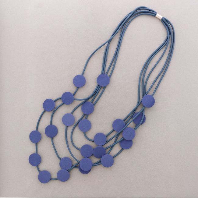 COLLAR LARGO MULTI TIRAS CAUCHO MEDALLA FOAMY