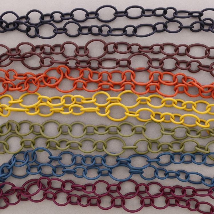 COLLAR LARGO ESLABONES CAUCHO 2