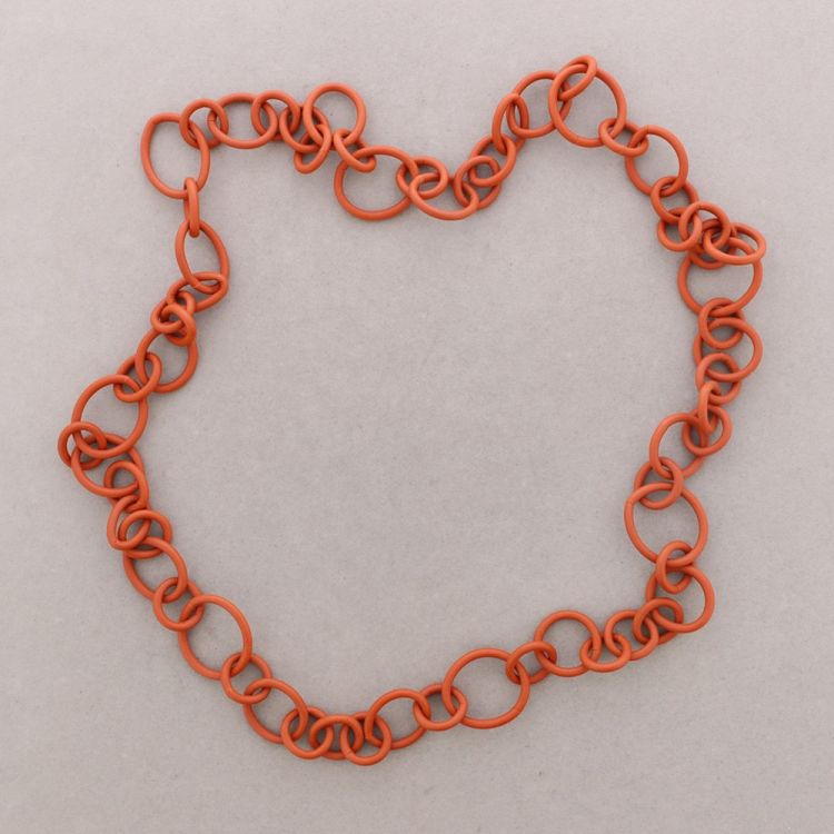 COLLAR LARGO ESLABONES CAUCHO