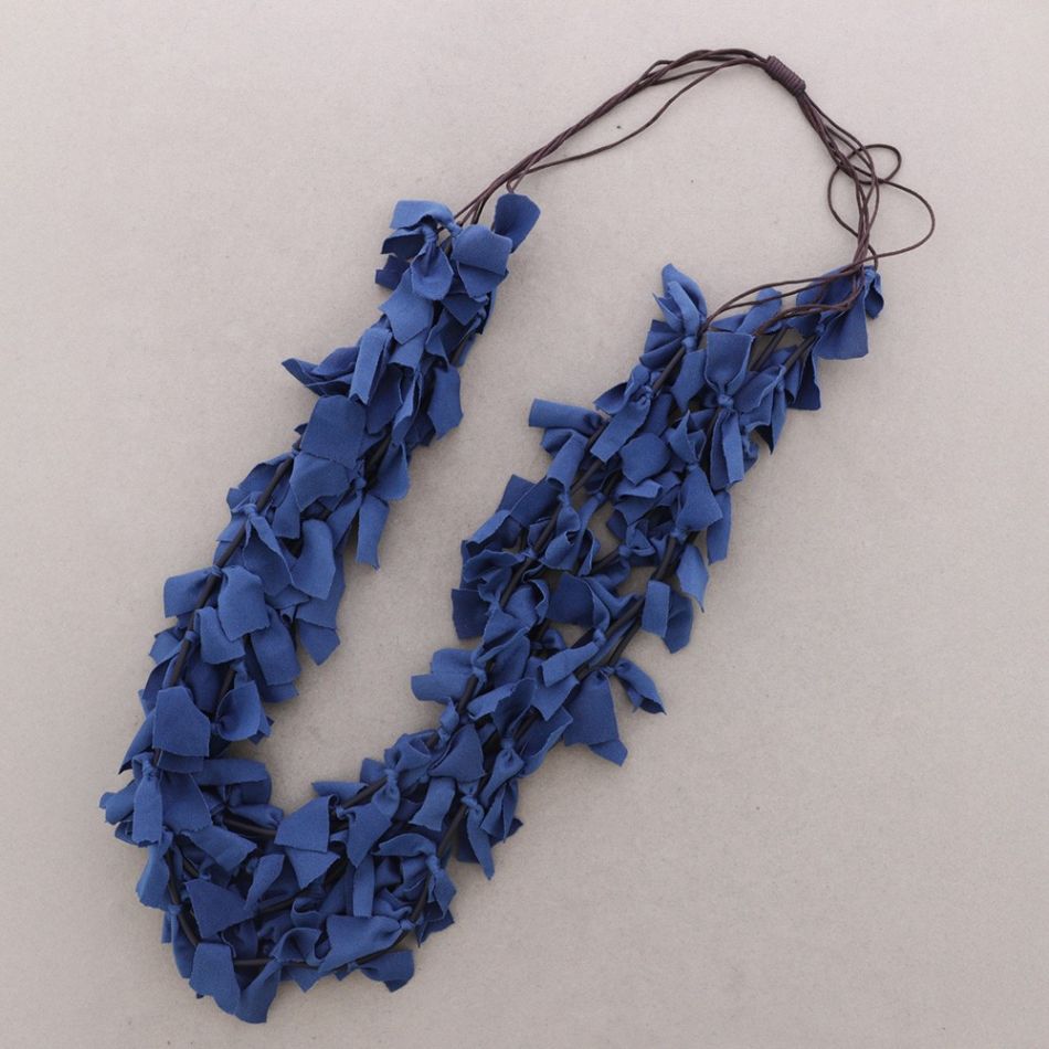 COLLAR LARGO MULTI FILAS FLECOS TELA