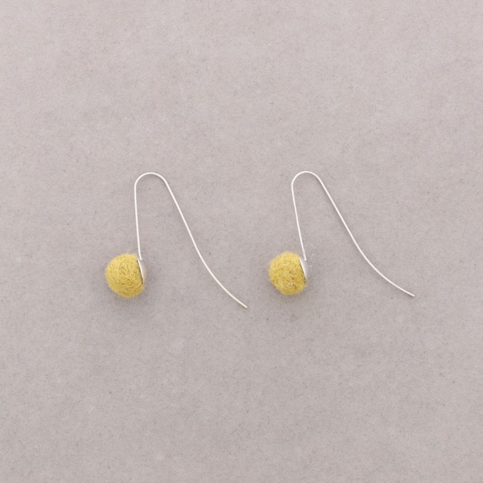 PENDIENTES COLGANTE BOLA LANA