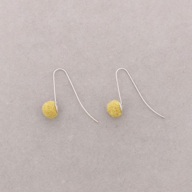 PENDIENTES COLGANTE BOLA LANA