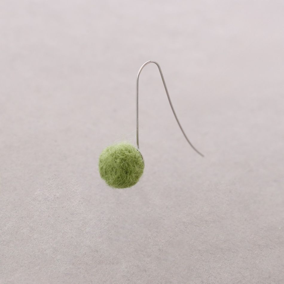 PENDIENTES COLGANTE BOLA LANA