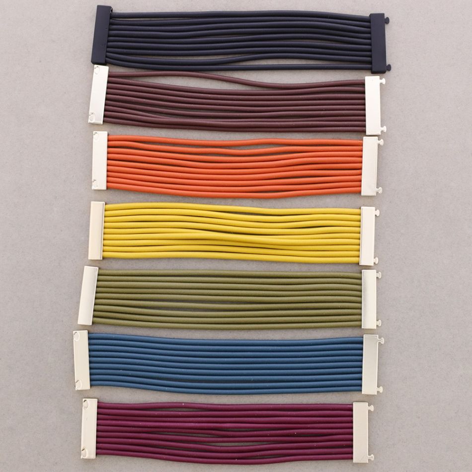 PULSERA MULTI TIRAS CAUCHO CIERRE IMÁN