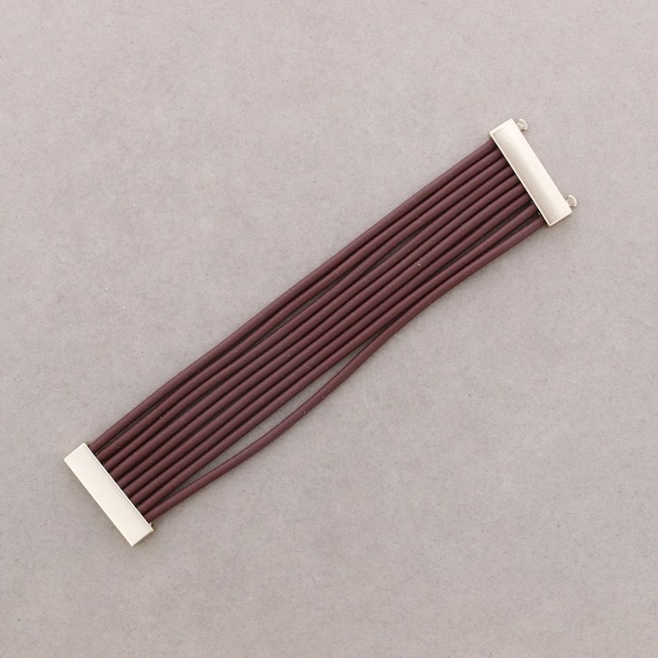 MULTI-STRIP RUBBER BRACELET WITH MAGNETIC CLASP