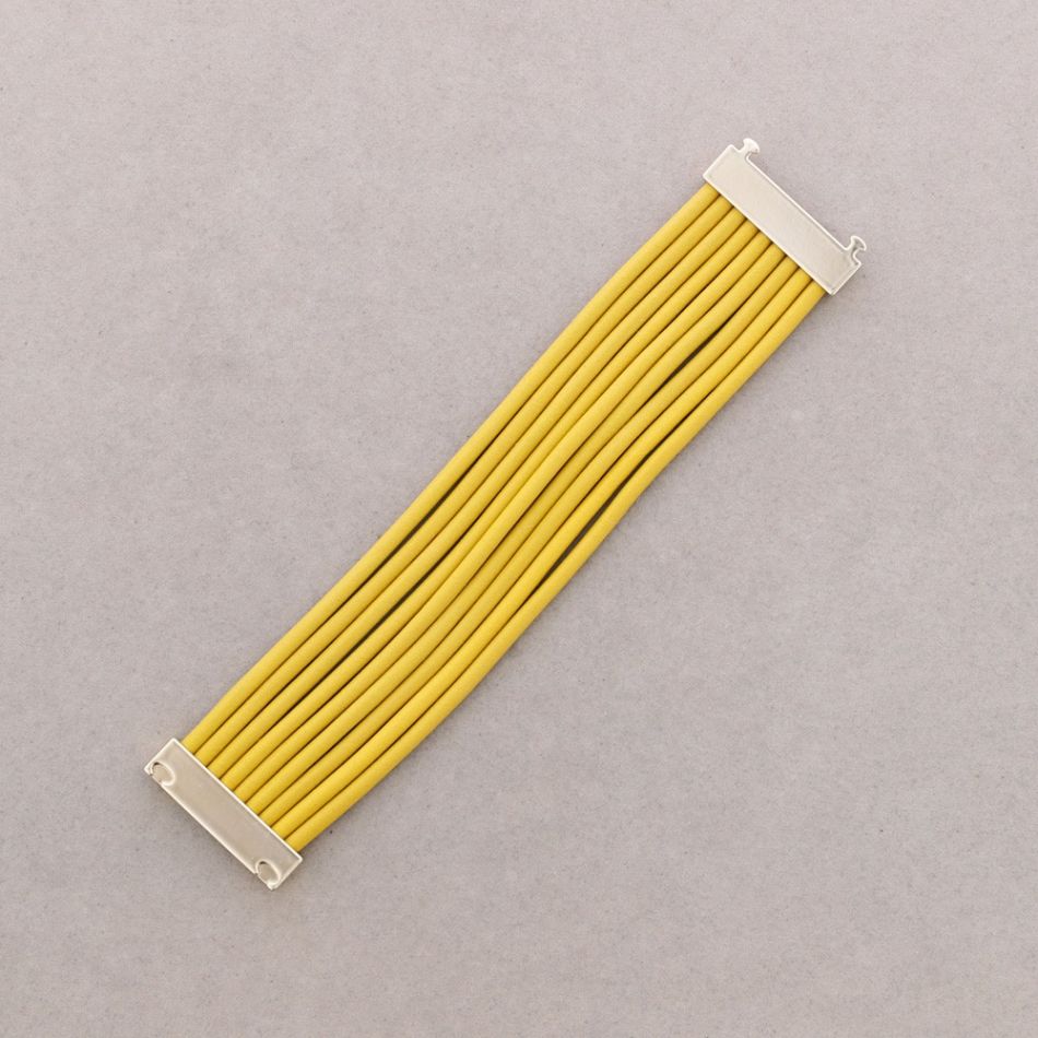 MULTI-STRIP RUBBER BRACELET WITH MAGNETIC CLASP