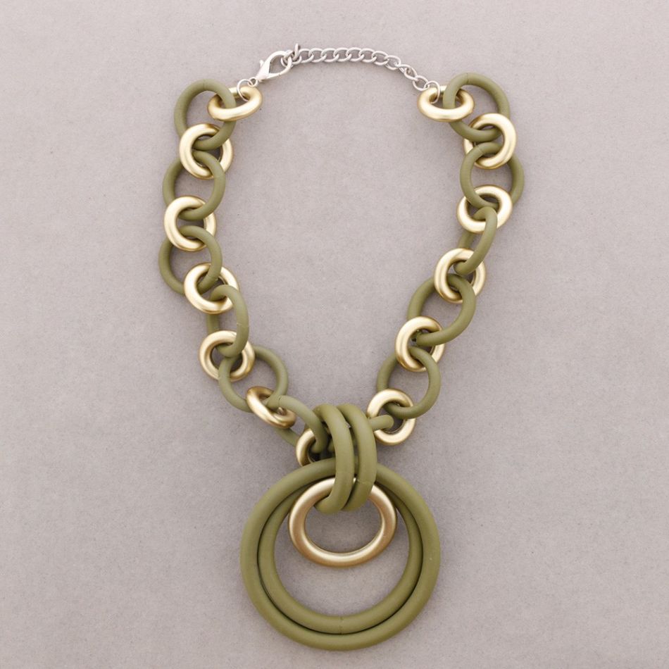 LINK NECKLACE WITH RUBBER PENDANT