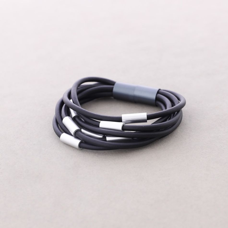 PULSERA MULTI TIRAS CAUCHO TUBITOS