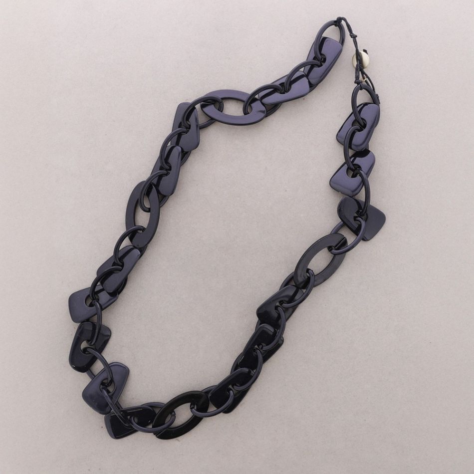 COLLAR LARGO ESLABONES IRREGULAR RESINA