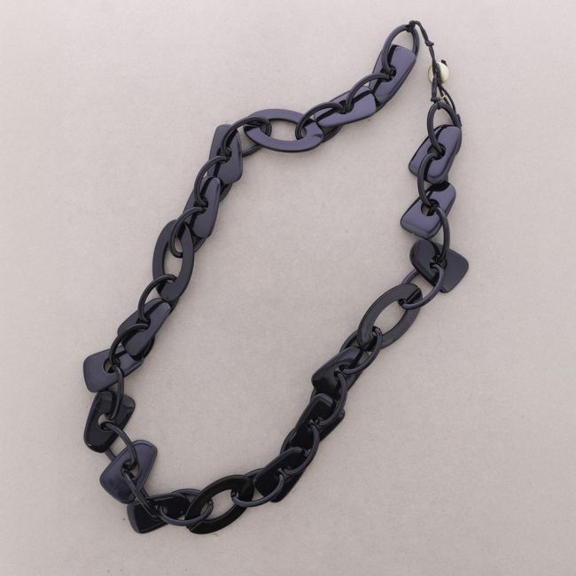 COLLAR LARGO ESLABONES IRREGULAR RESINA