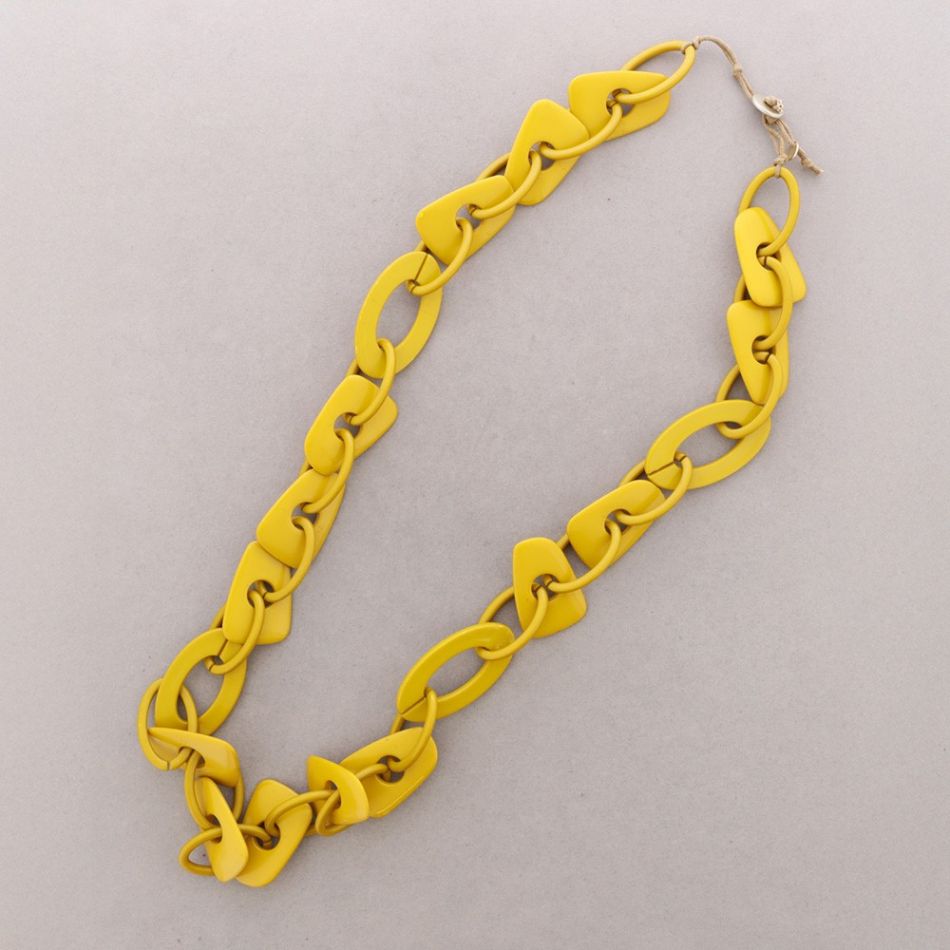 COLLAR LARGO ESLABONES IRREGULAR RESINA