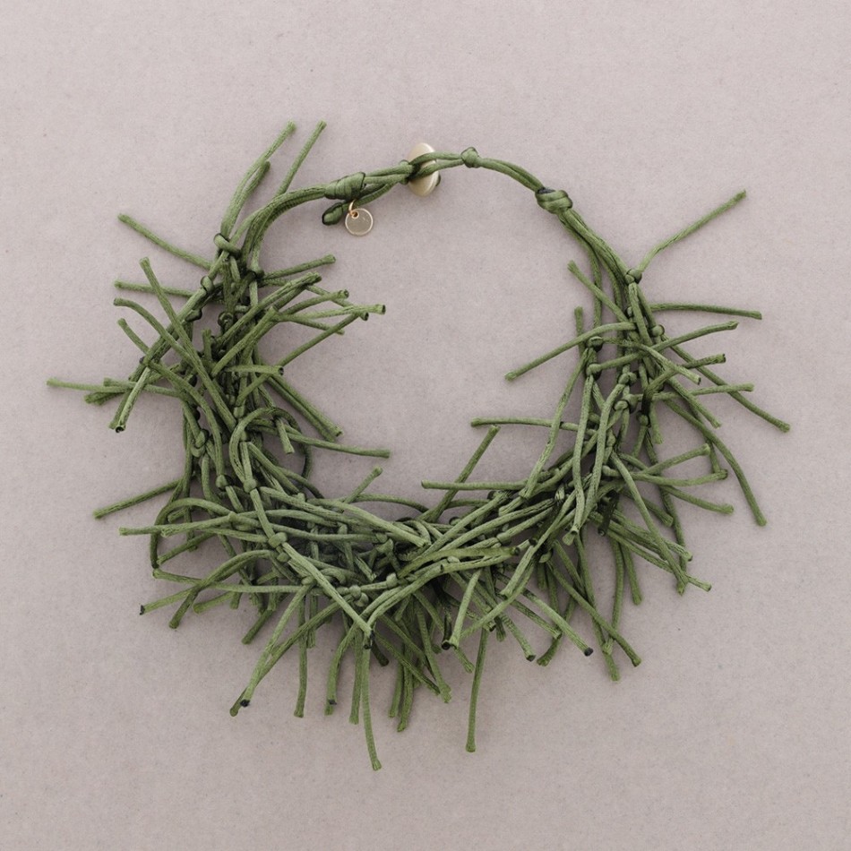 MOUSETAIL FRINGE CHOKER