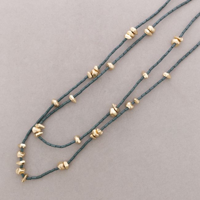COLLAR LARGO DOBLE CUENTAS TUBITOS RESINA