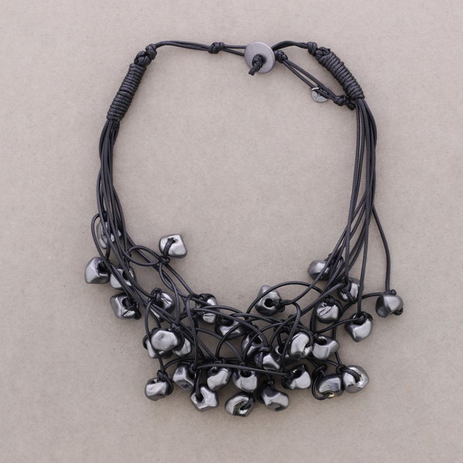METAL FINISH BEAD NECKLACE