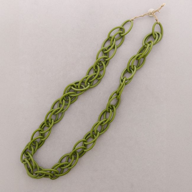 COLLAR LARGO ESLABONES RESINA