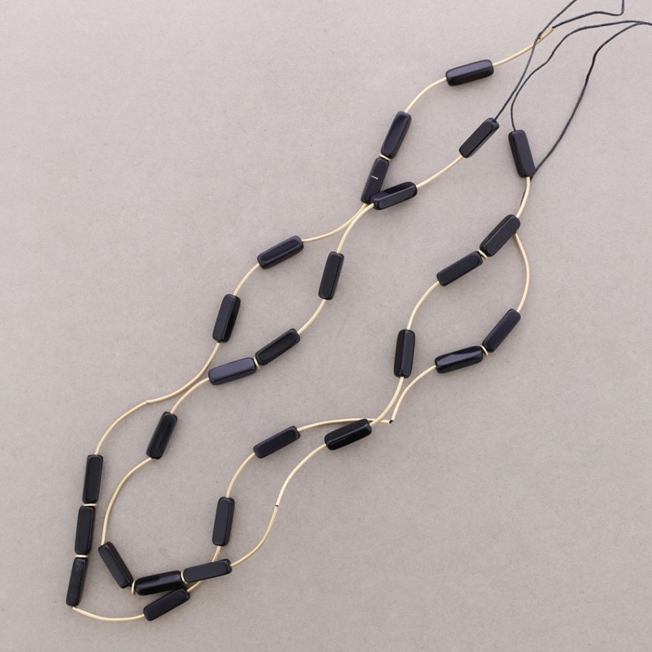 COLLAR LARGO DOBLE CUENTAS TUBO RECTANGULAR RESINA