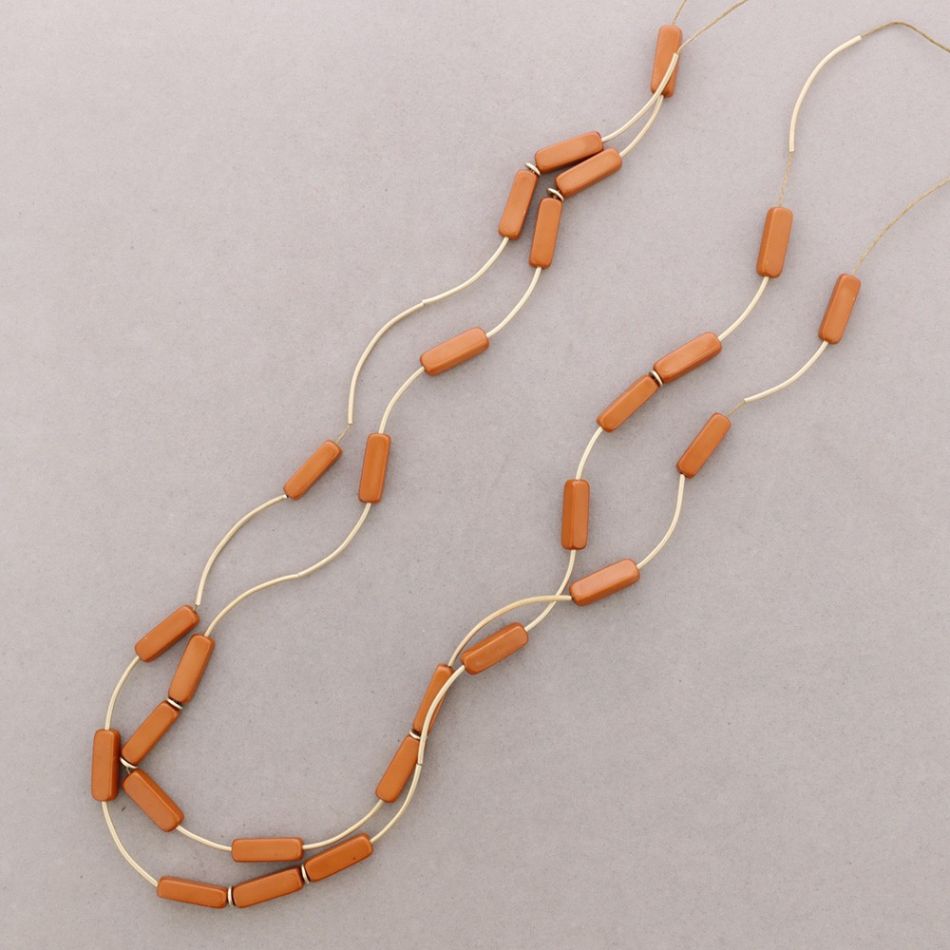 COLLAR LARGO DOBLE CUENTAS TUBO RECTANGULAR RESINA