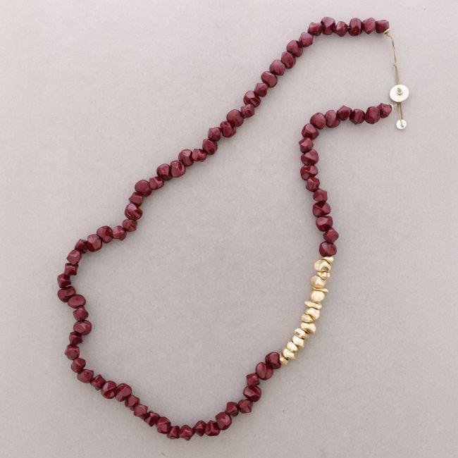 LONG METAL RESIN BEAD NECKLACE